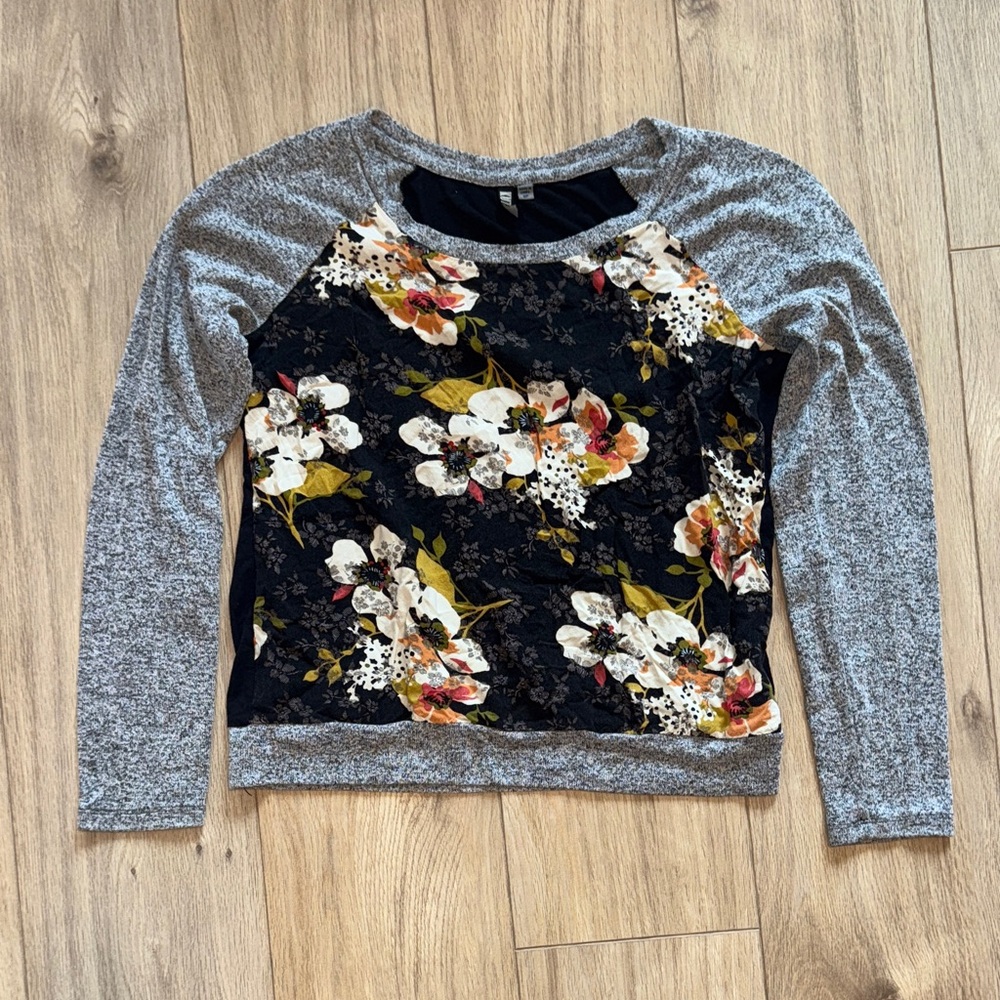 KUT FROM THE KLOTH Floral Print Long Sleeve Light Weight Crew Neck Shirt